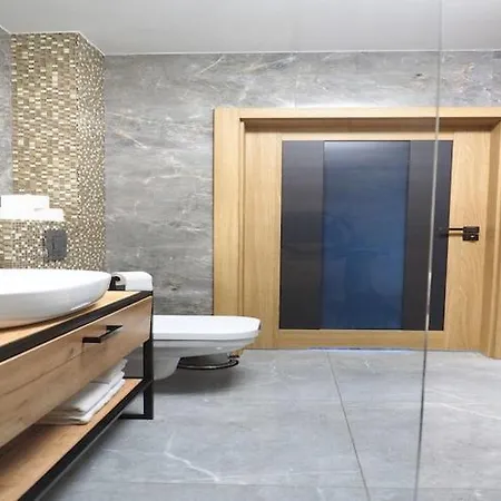 In Mi Dzyzdroje By The Sea *