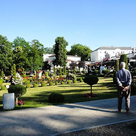 In Mi Dzyzdroje By The Sea *